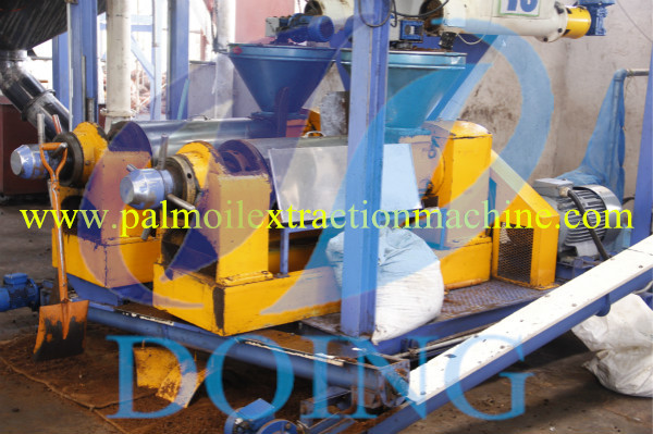 Press machine of palm oil plant