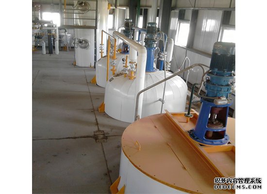 Vegetable oil refinery