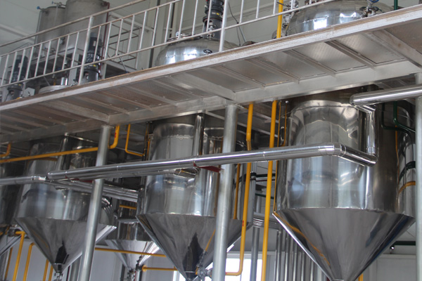 Batch cooking oil refinery