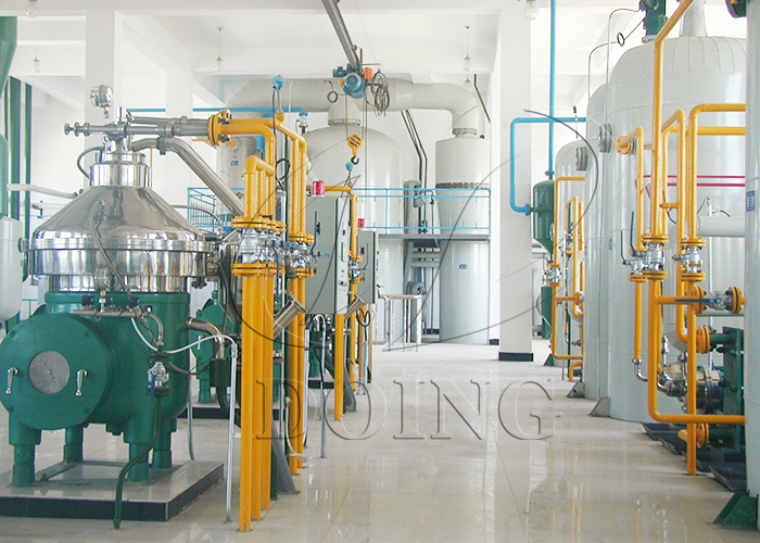 Palm oil refining machine produced by Henan Glory Company.jpg