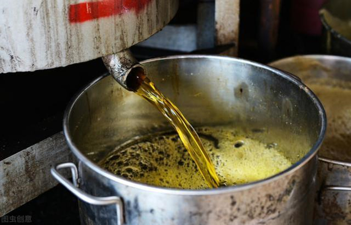 Crude cooking oil